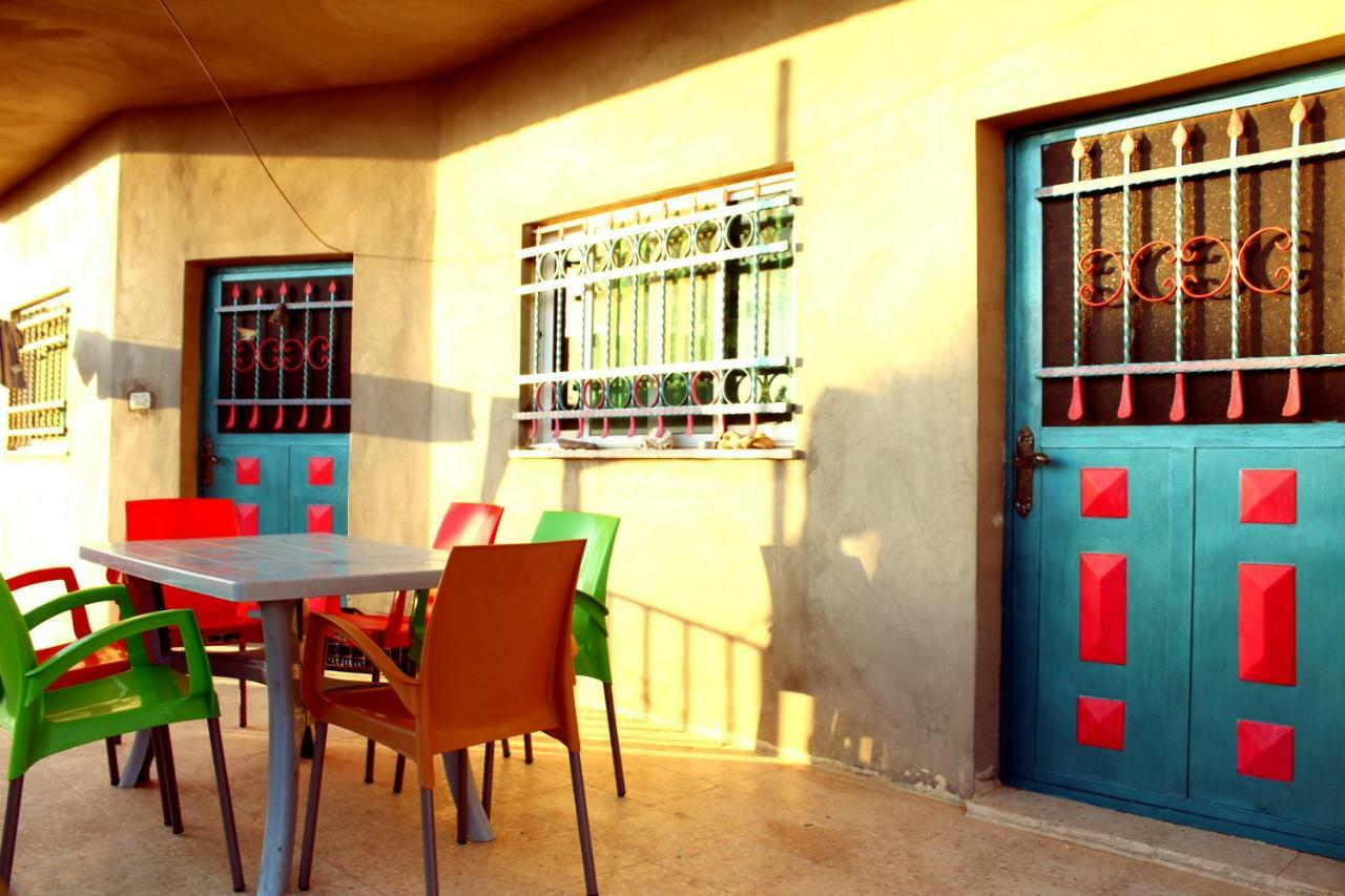 مبيت وإفطار وادي موسى Bedouin Pink Ecohouse المظهر الخارجي الصورة