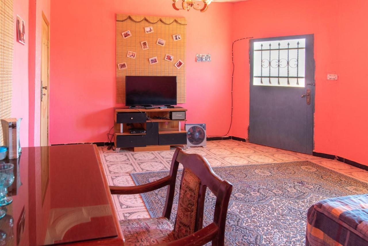 مبيت وإفطار وادي موسى Bedouin Pink Ecohouse المظهر الخارجي الصورة